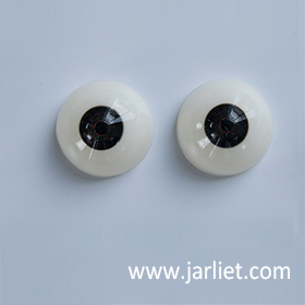 Jarliet、黒い目