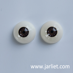 Jarliet、茶色の目