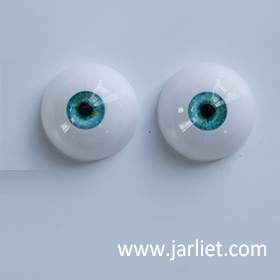 Jarliet-湖の青い目