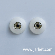 Jarliet-gray eyes