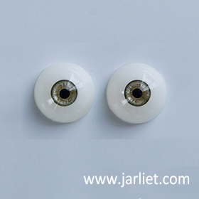 Jarliet-gray eyes